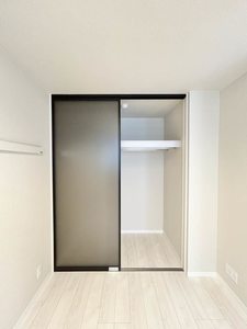 プレミアス幕張本郷 202号-8