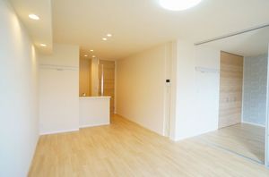 フェリシード八幡 201号-3