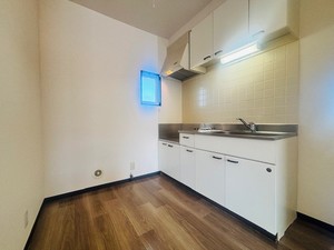 フレグランスウチヤマB 201号-3