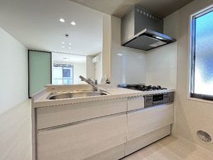 クリスタルコート 203号-5