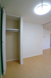 ソレイウ・ド・泉 203号-5