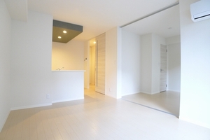 Ａｍｂａｓｓａｄｏｒ　Ｒｅｓｉｄｅｎｃｅ 102号-4
