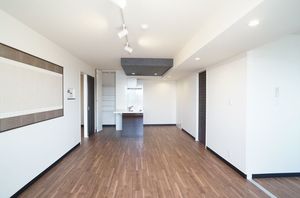 エル　コリーヌ 302号-3