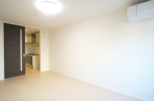 プレミアス明原 201号-3