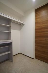 Ｊ．Ｄ．Ｌｕｍｉｎｅａｒｔｈ 206号-5