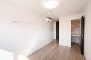 ラッキーエイト１号館 302号-8