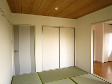 フローラ市川壱番館 102号-4