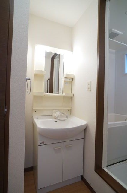 アンビション六実 103号-8