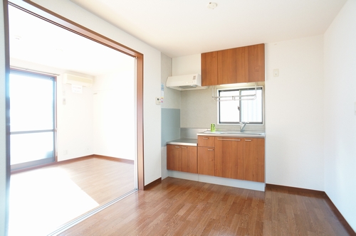 シャーメゾン四番館 101号-2