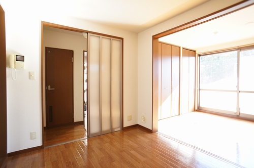 シャーメゾン四番館 101号-3