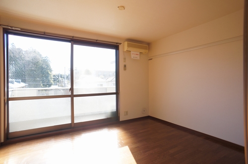 シャーメゾン四番館 101号-8