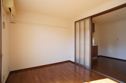 シャーメゾン四番館 101号-9