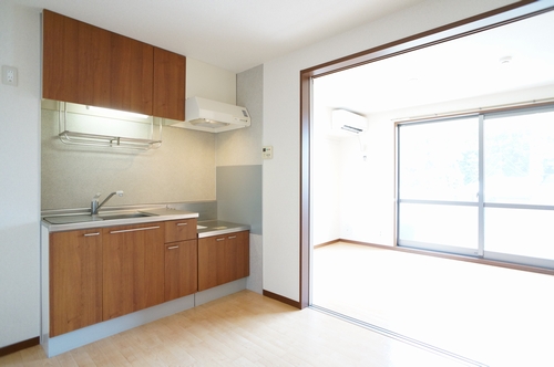 シャーメゾン四番館 102号-2