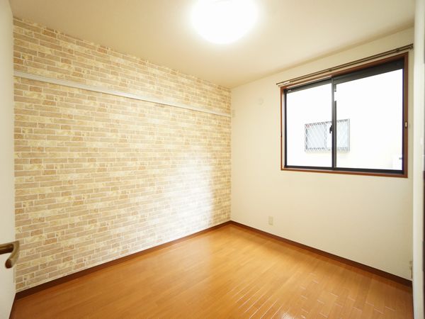 アーバンイーストＣ棟 102号-2