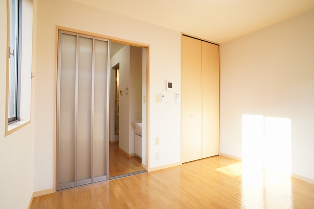 ジュネス市川 205号-3