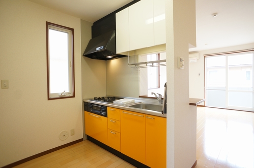 コートビレッジ弐番館 201号-2