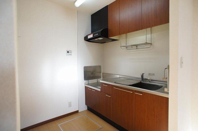 プレジオ 101号-2