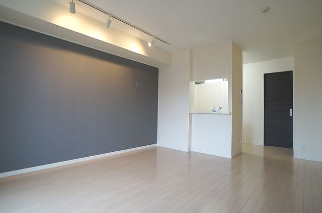 プリヴェ参番館 102号-2