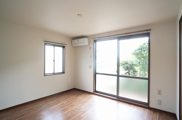 ヴィラ伊勢原 101号-2