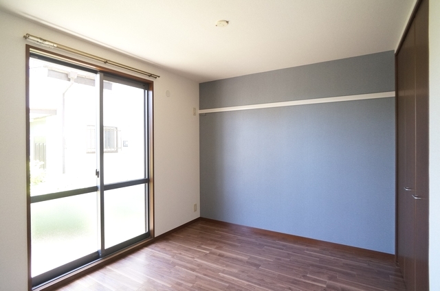 ヴィラ伊勢原 101号-3