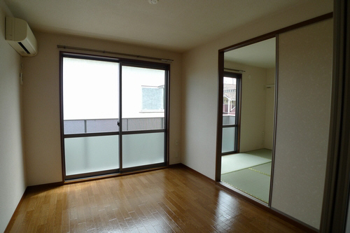 ヴィラ伊勢原 102号-2