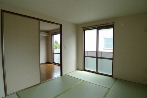 ヴィラ伊勢原 102号-5