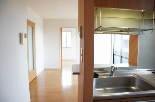 メープルタウン・ウエストＣ 201号-4