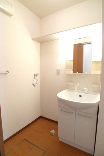 メゾン・コンフォール 102号-3