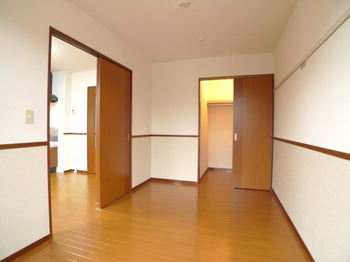 シャルマンベルデＡ 201号-3