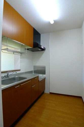 メゾン・ルミエール(東初石) 103号-4