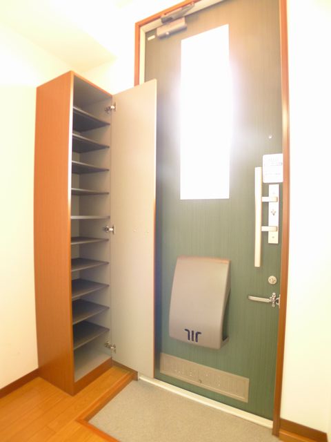 ジュネス・クラス 202号-8