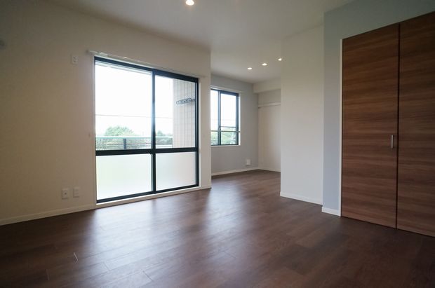 パールタウン岩田45 201号-3