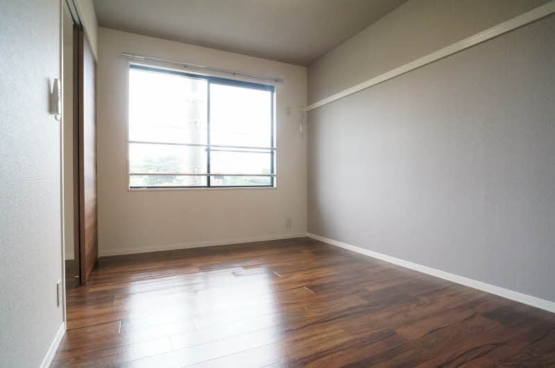 パールタウン岩田４６ 201号-6