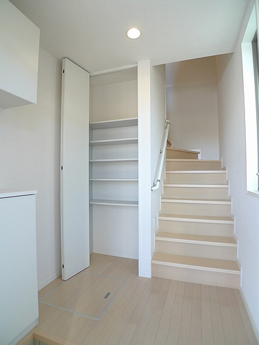 メゾンガーネット 202号-2