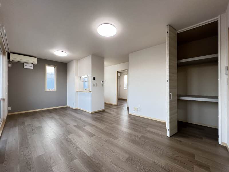 エバーブルーム 201号-3