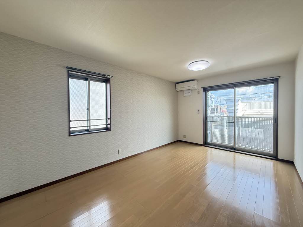 ヴィラ・イーストＢ 301号-2