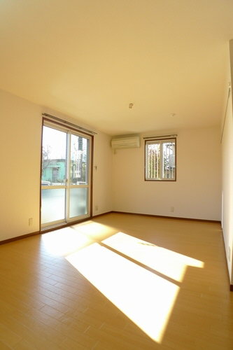 キャステル三里塚 105号-3