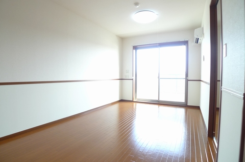 敬愛マンション 302号-2