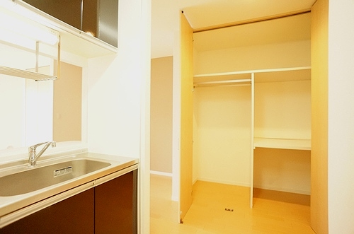 メゾン・シューネス 201号-10