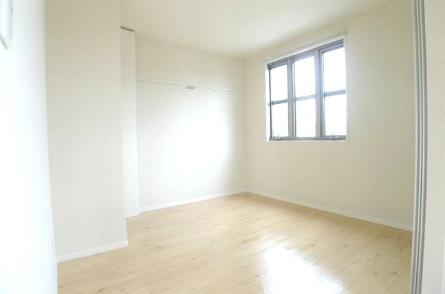 ヴィラⅡ番館 201号-4