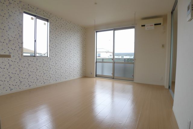 ヴィラⅡ番館 205号-2