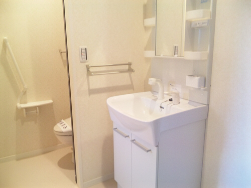 シャルム中央 202号-6