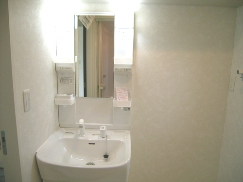 サンライズウロコ 203号-8