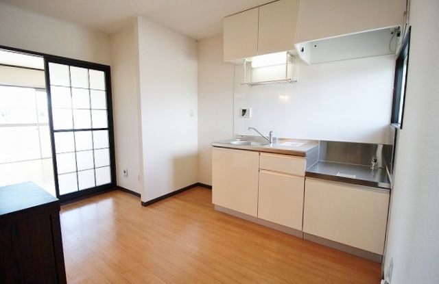 ファミール花井 203号-4