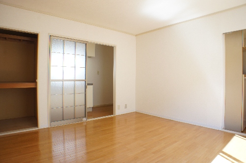 メゾン国府台 203号-3