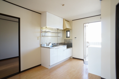 サンコ－ト五番館 202号-3