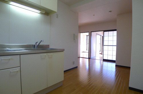 ハイツ・アザレア 201号-9