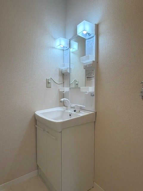 ツィンメゾンB館 202号-9
