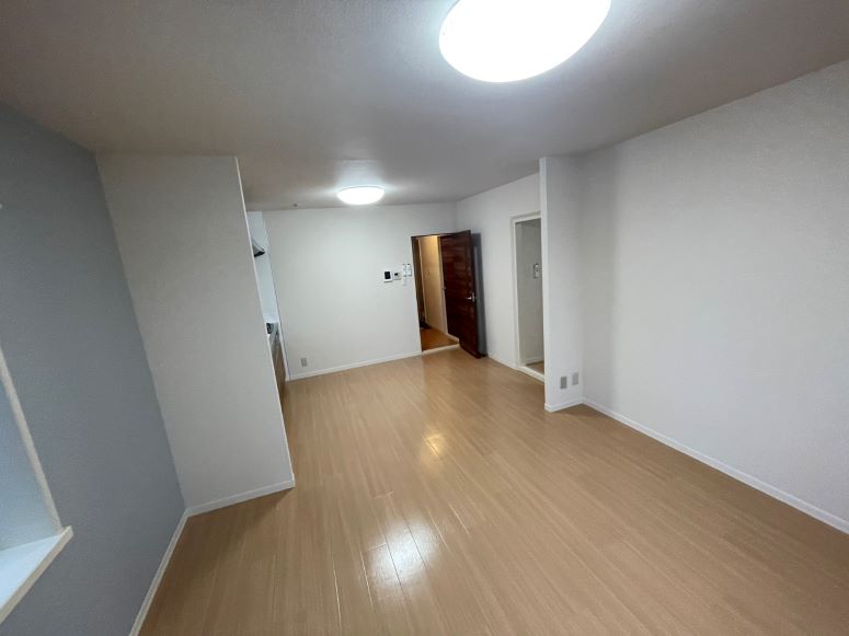 フレグランスみよしＥ 201号-3