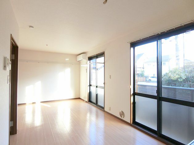 クレストコートＤ 102号-2